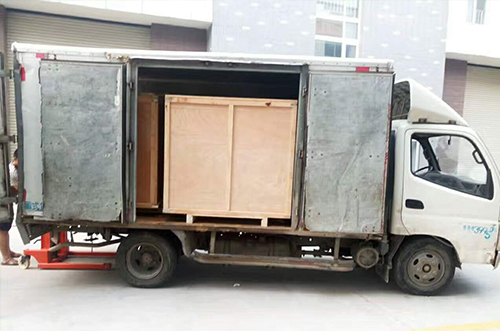 南平客戶SMT設(shè)備專車送貨，貨到上門安裝調(diào)試