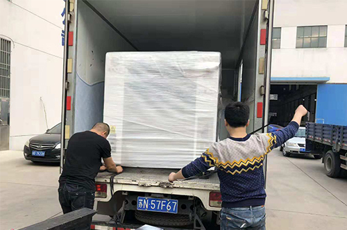 蘇州客戶SMT設備專車送貨，貨到上門安裝調試